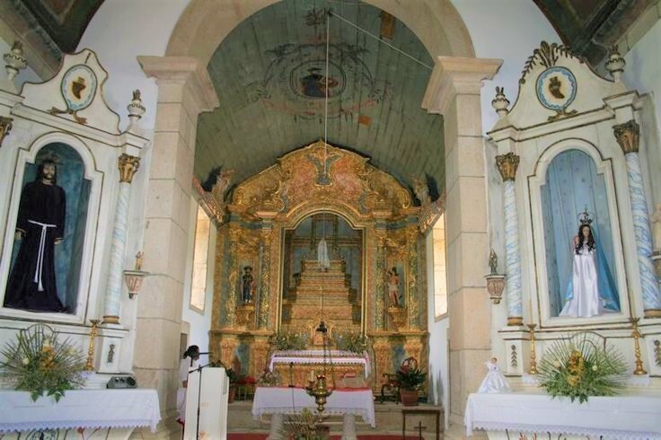 interior_igreja_amedo_reduzido_1_736_2500